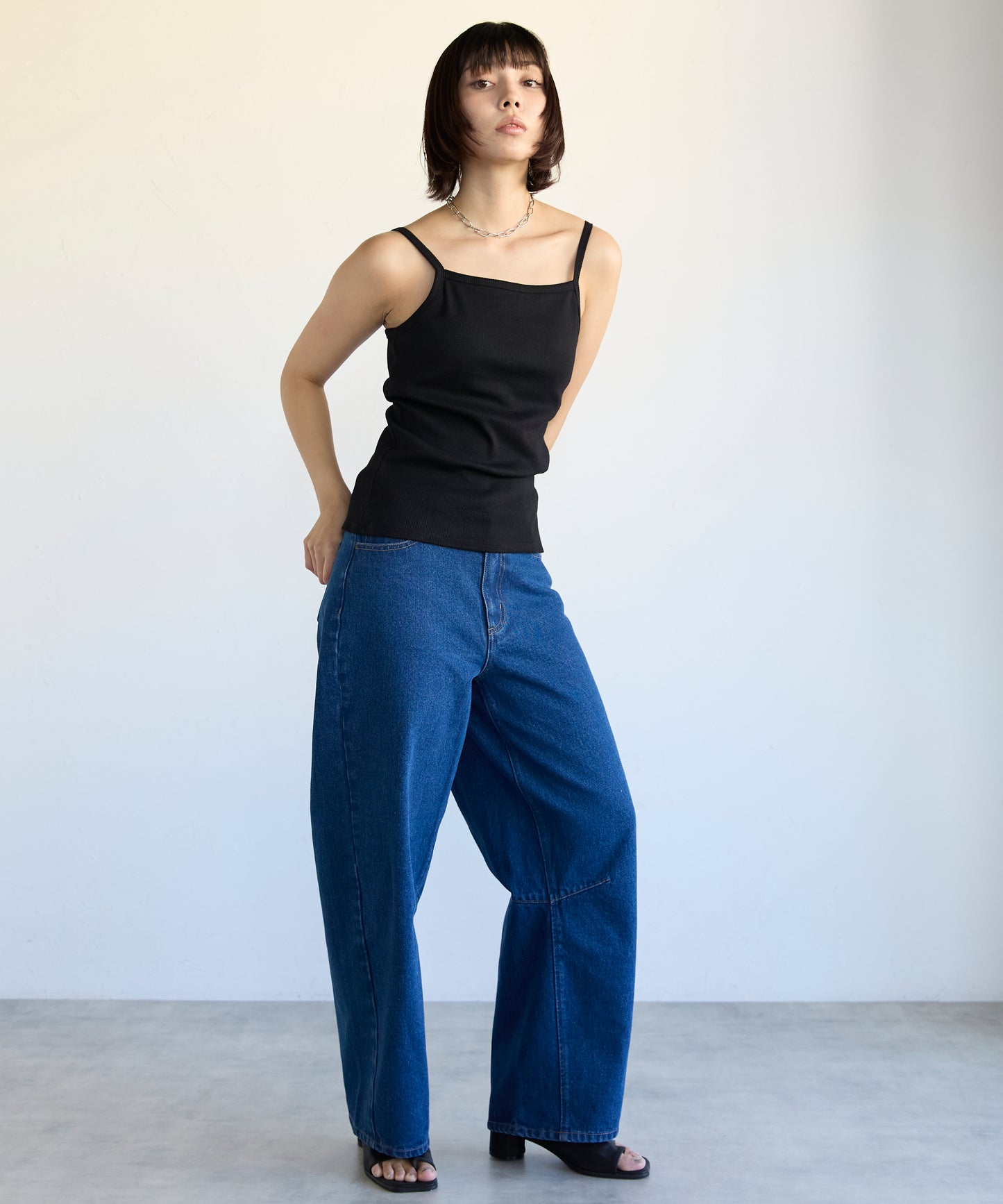 Camisole with Built-in Cups　カップ付きキャミソール