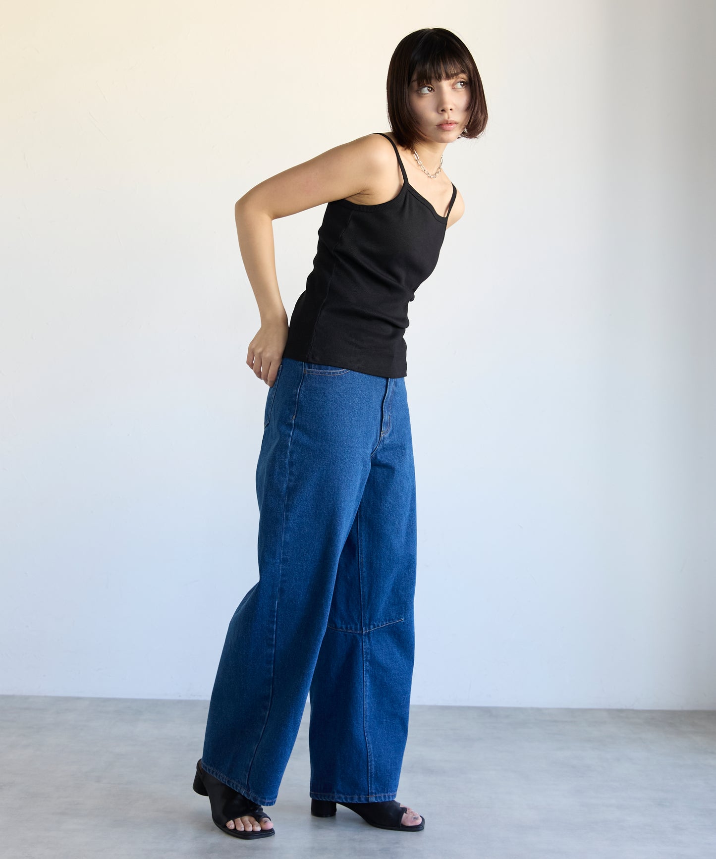Camisole with Built-in Cups　カップ付きキャミソール