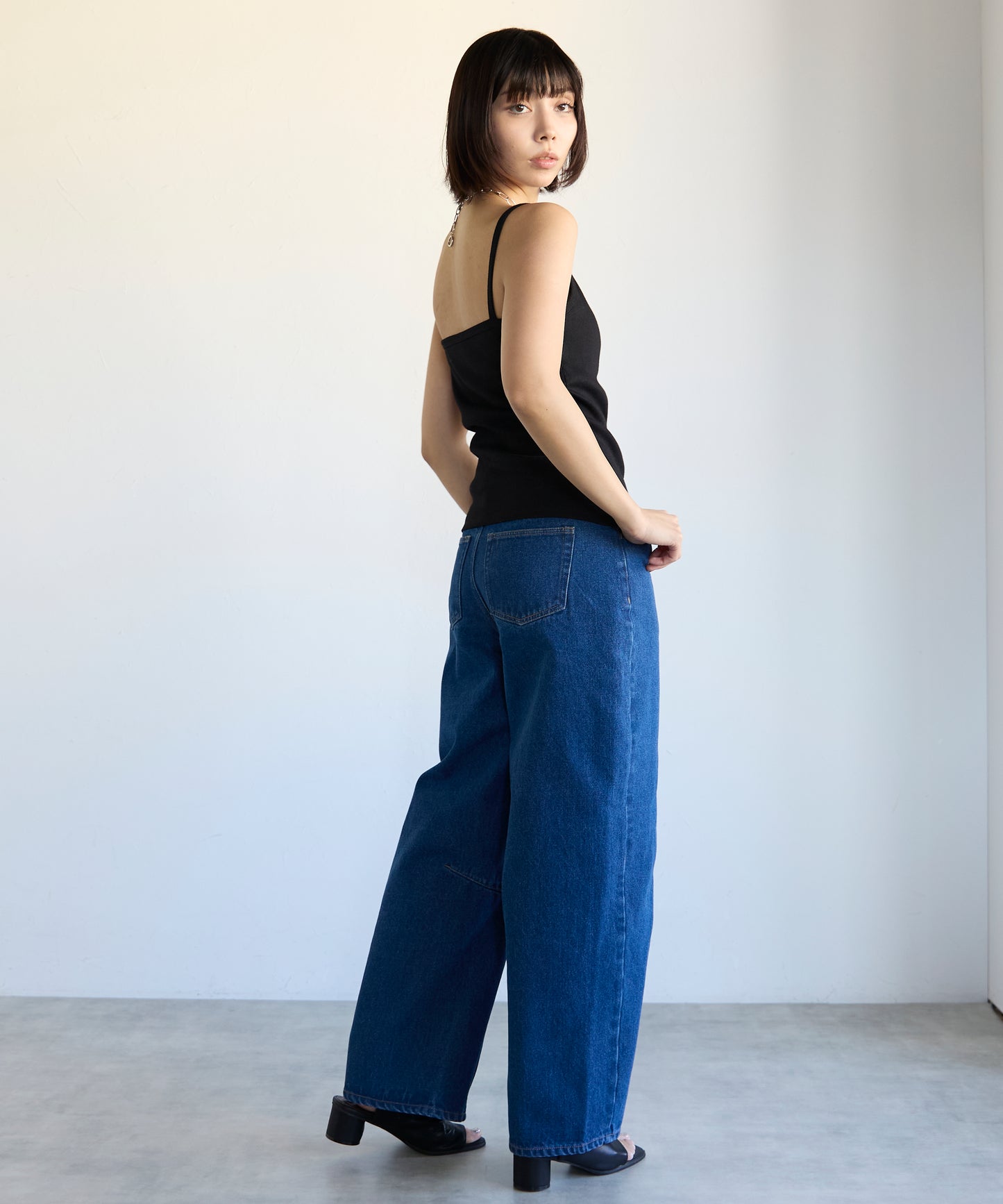 Camisole with Built-in Cups　カップ付きキャミソール
