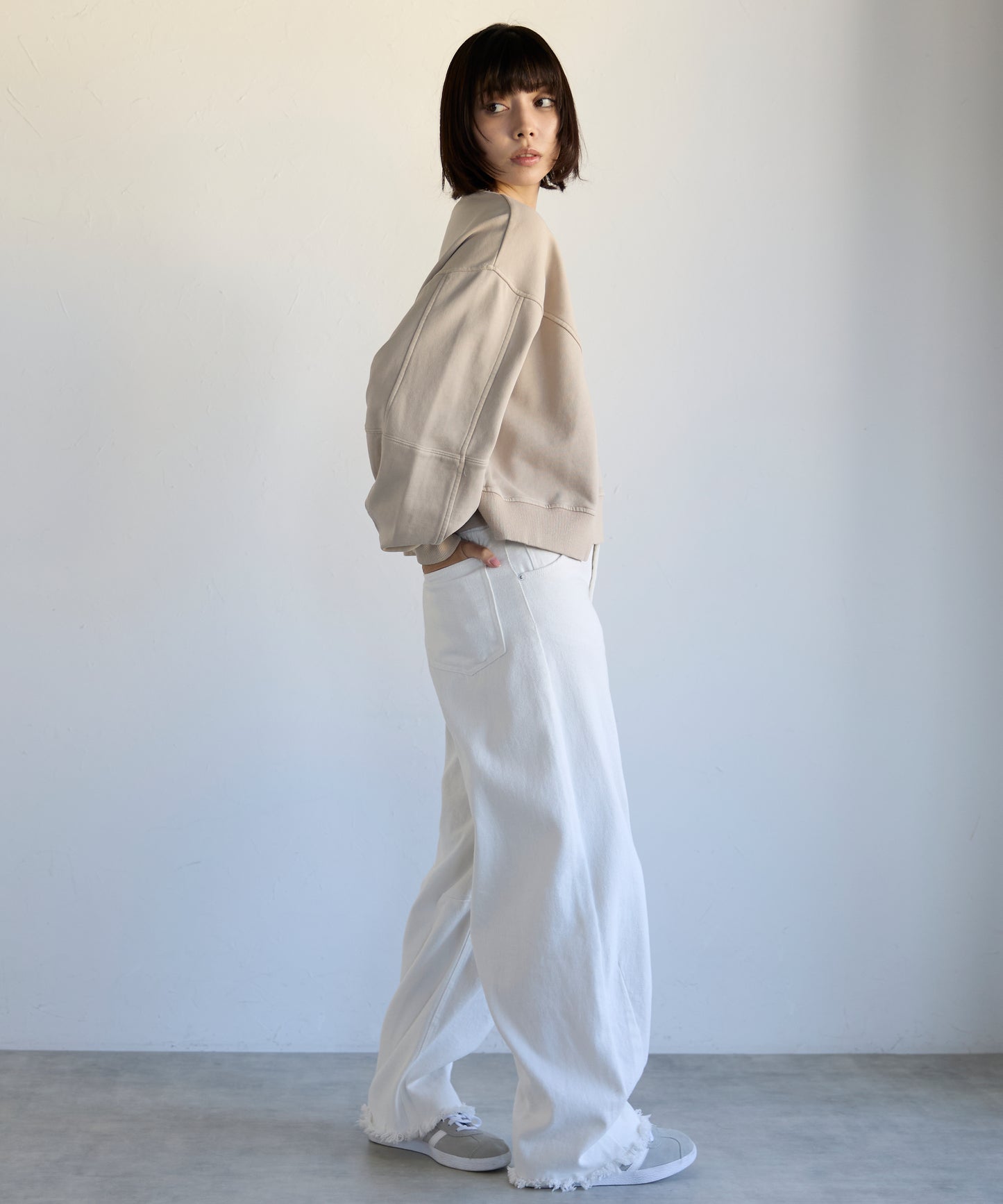 Pigment Short-Length Sweatshirt　ピグメント短丈スウェット