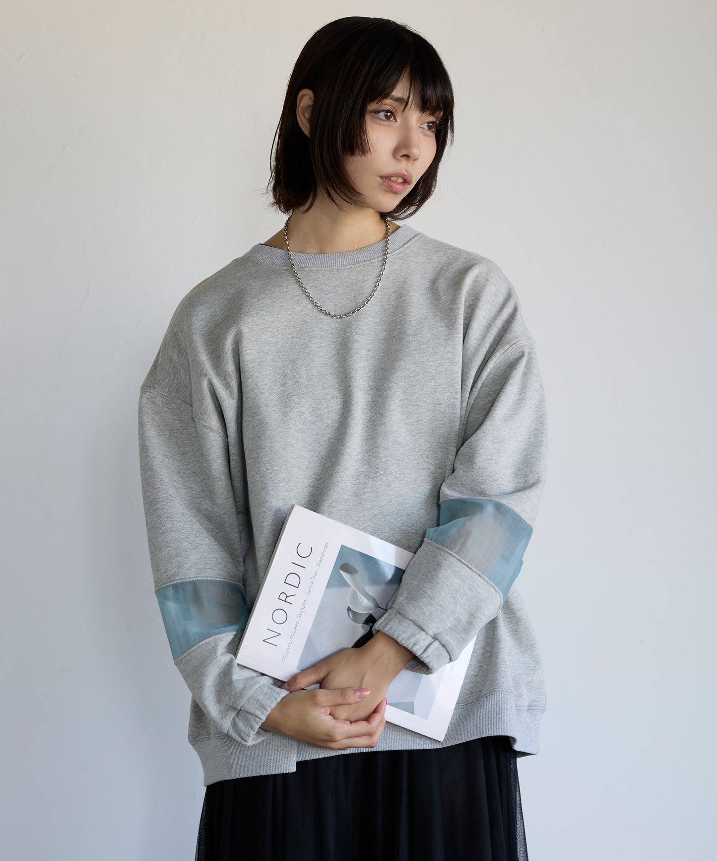 Sweatshirt with Sheer Sleeve Details　袖シアーディティールスウェット