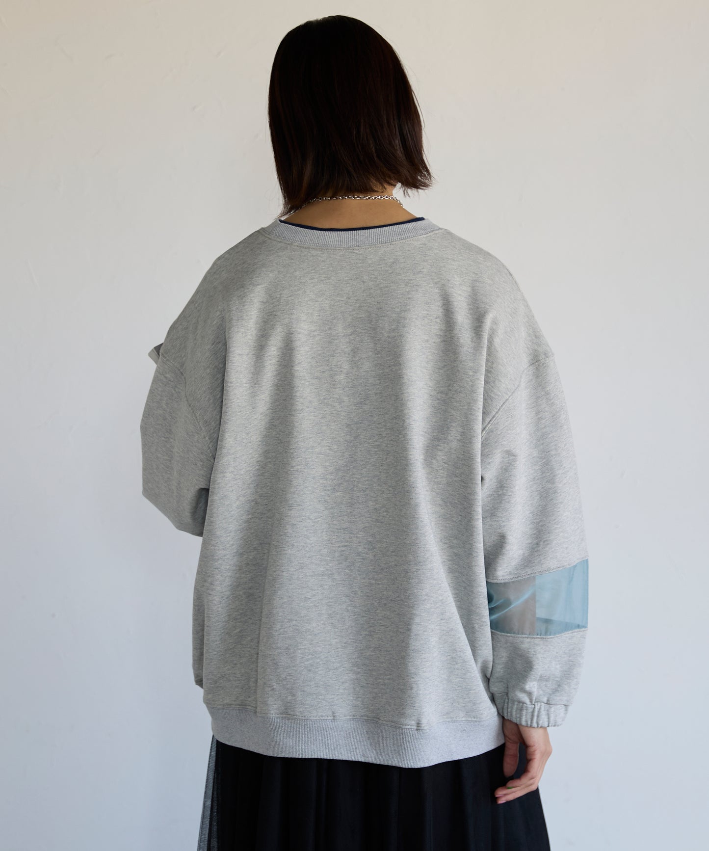 Sweatshirt with Sheer Sleeve Details　袖シアーディティールスウェット