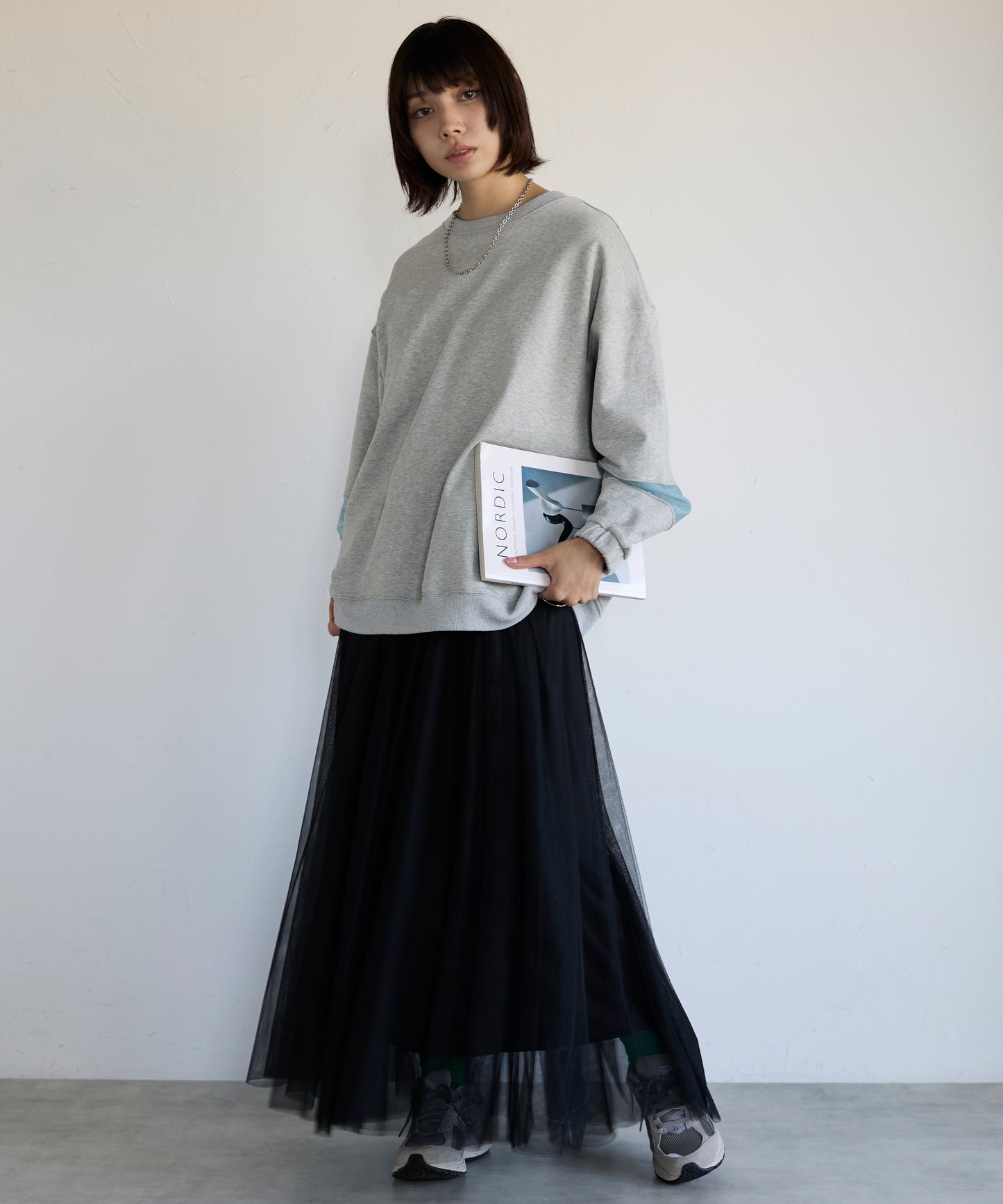 Sweatshirt with Sheer Sleeve Details　袖シアーディティールスウェット