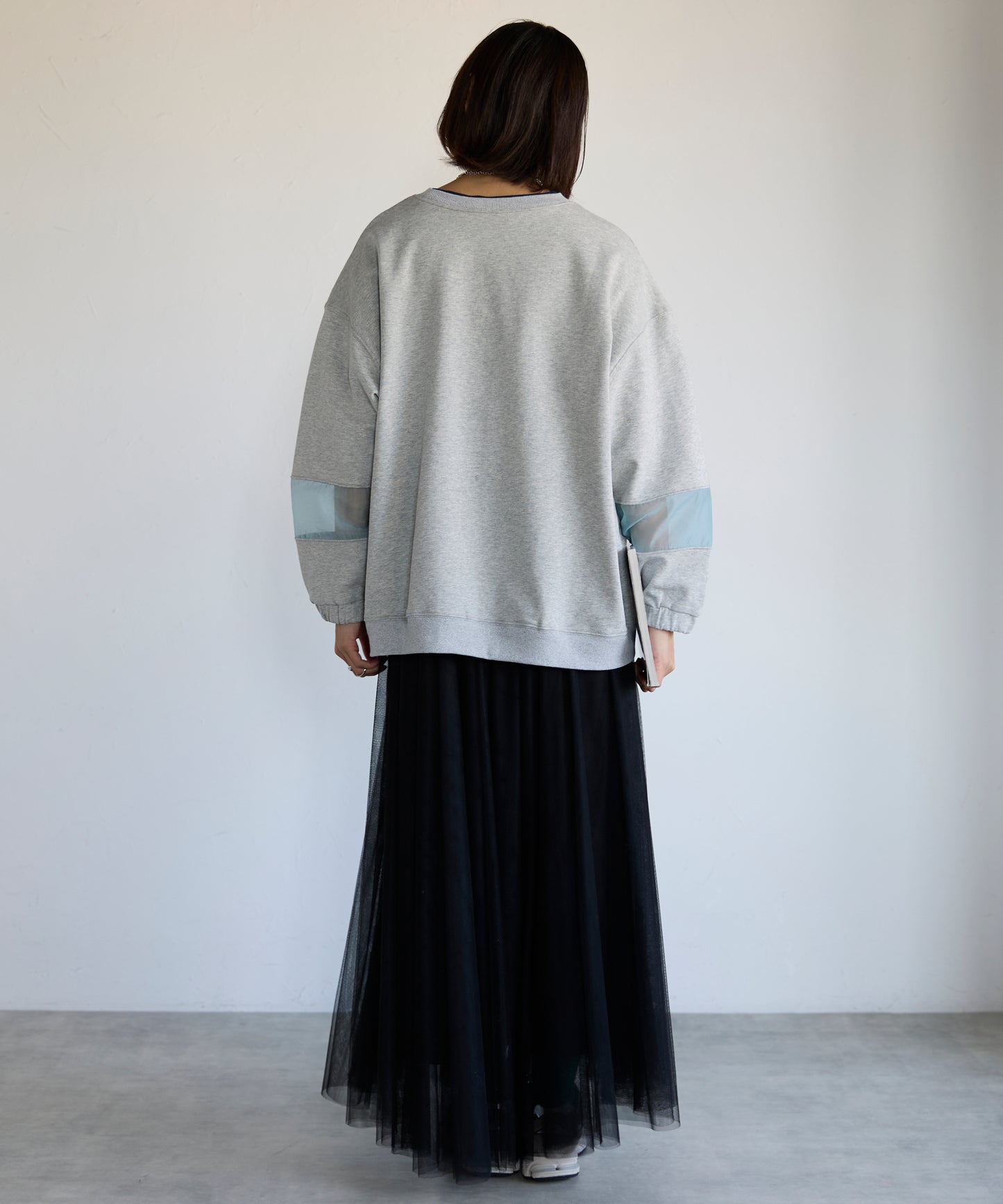 Sweatshirt with Sheer Sleeve Details　袖シアーディティールスウェット