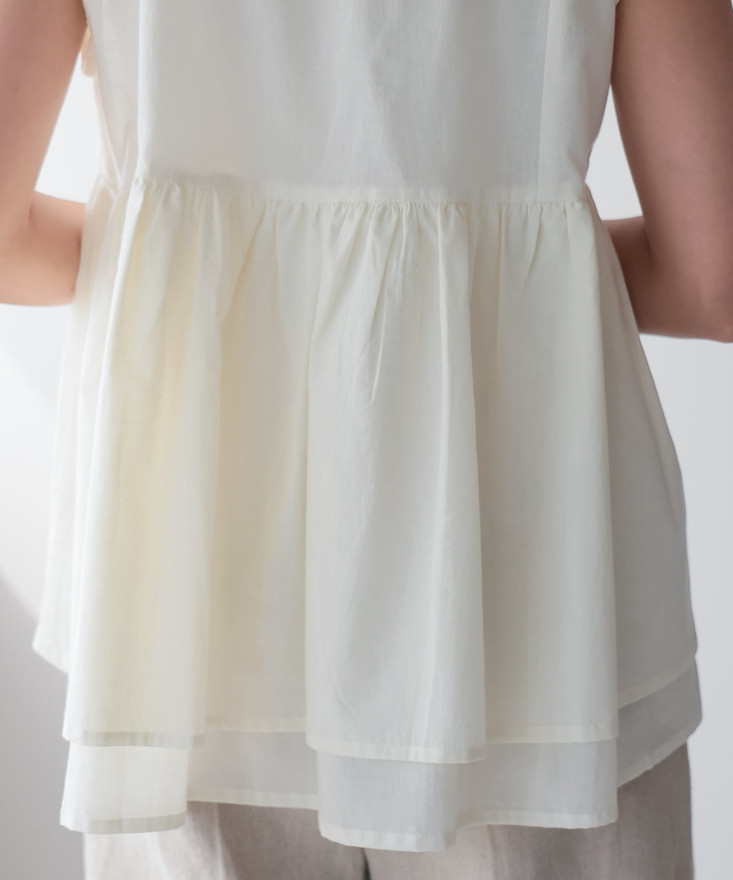 Pin Tuck Peplum Blouse｜ピンタックペプラムブラウス