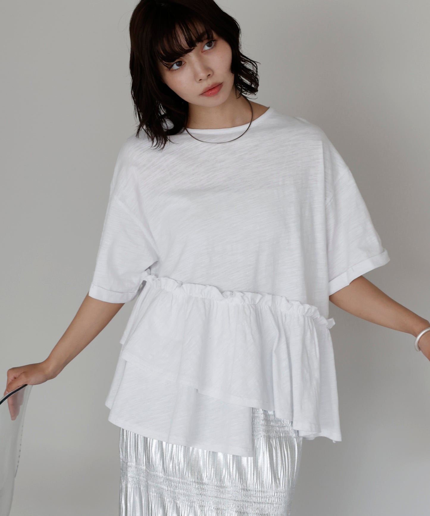 Frill hem T-shirt　フリルヘムTシャツ