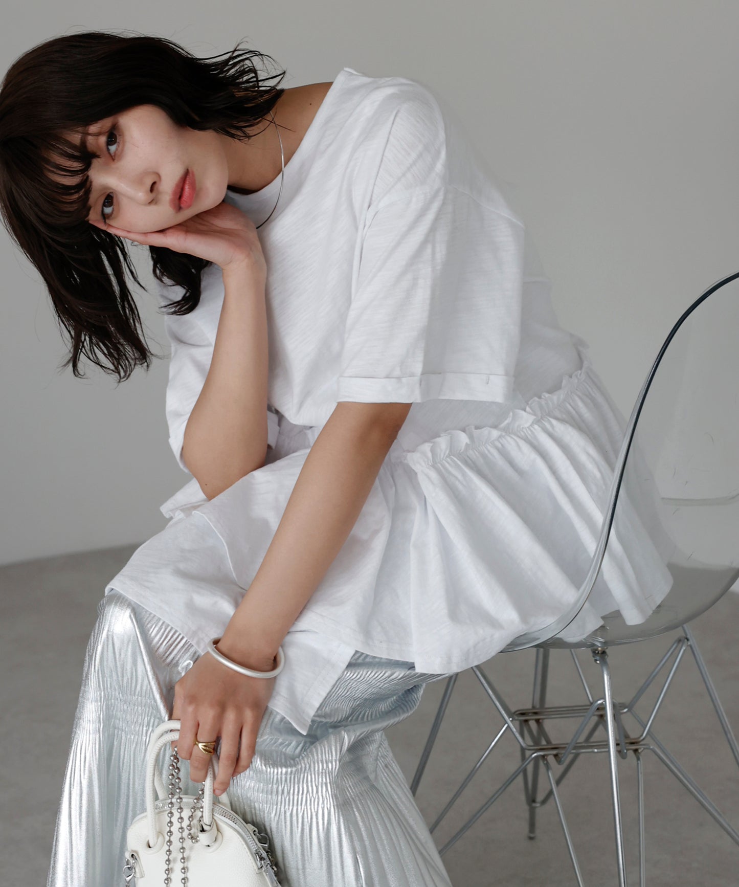 Frill hem T-shirt　フリルヘムTシャツ