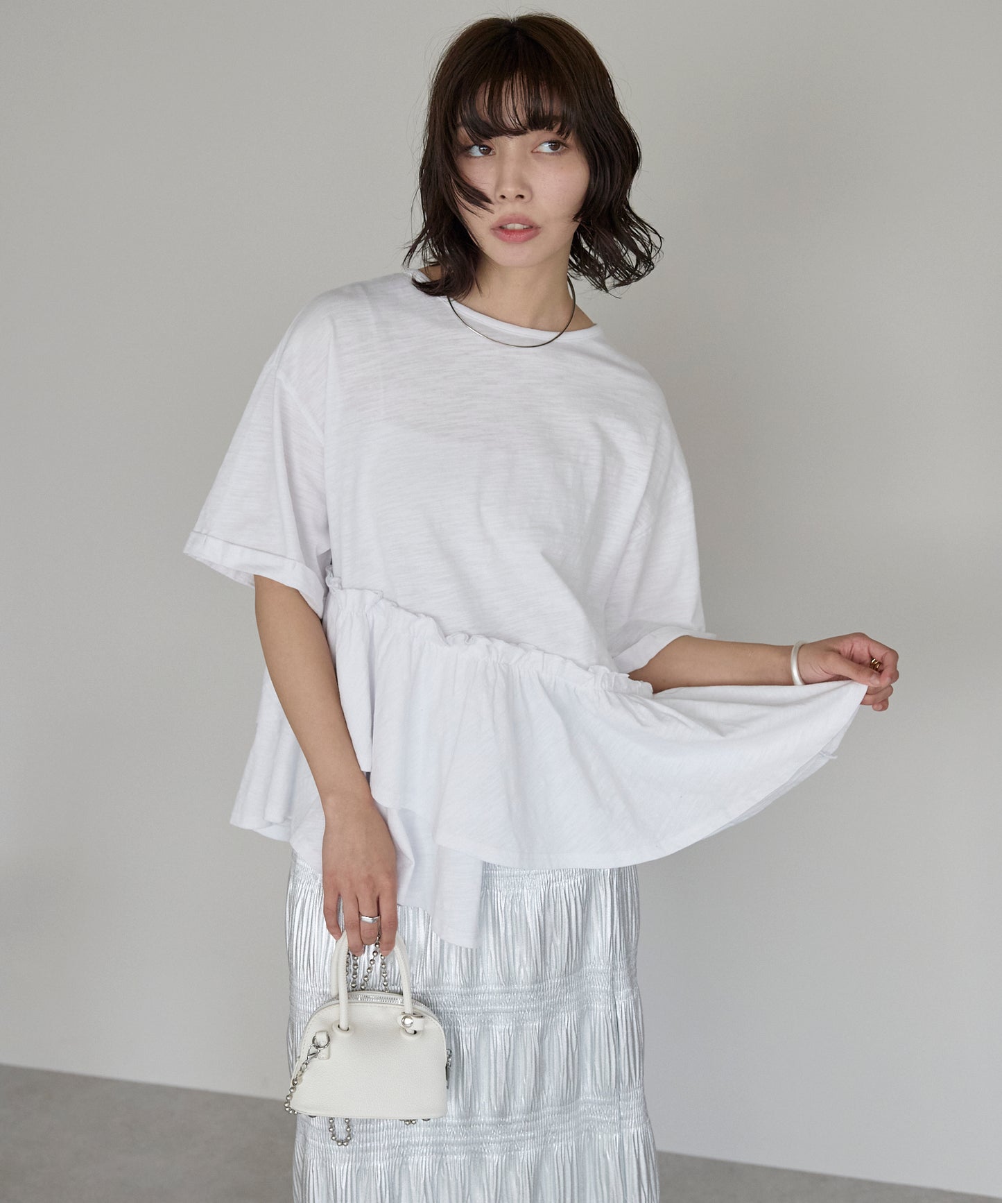 Frill hem T-shirt　フリルヘムTシャツ