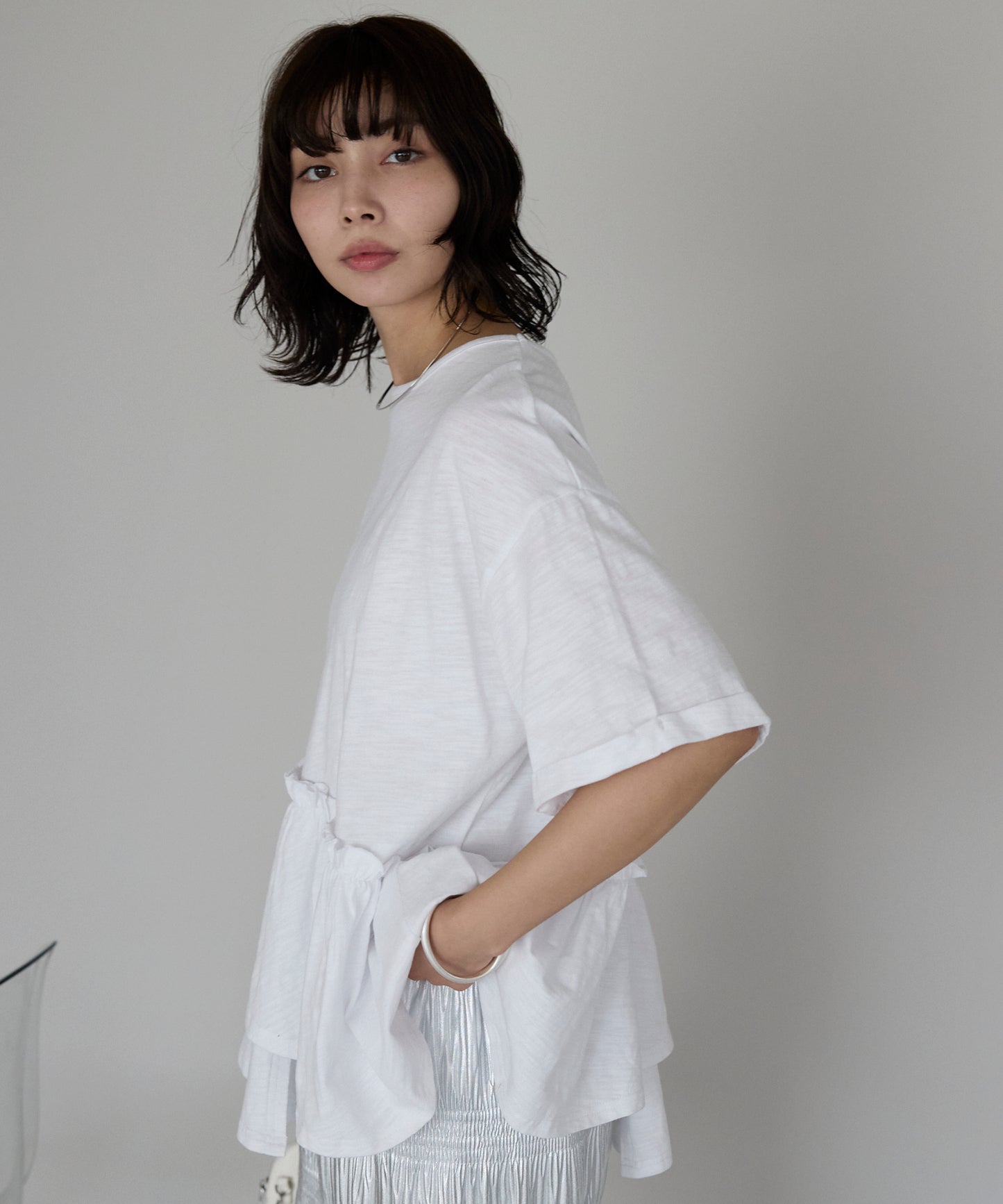 Frill hem T-shirt　フリルヘムTシャツ
