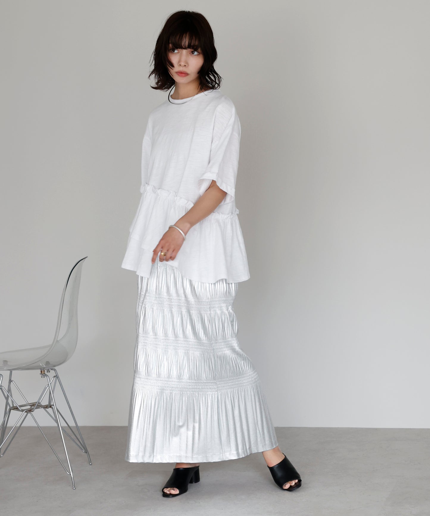 Frill hem T-shirt　フリルヘムTシャツ