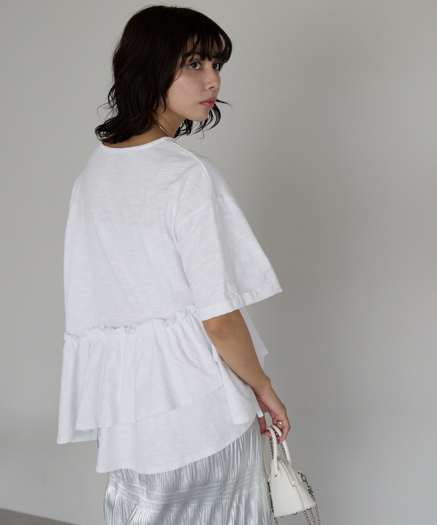 Frill hem T-shirt　フリルヘムTシャツ