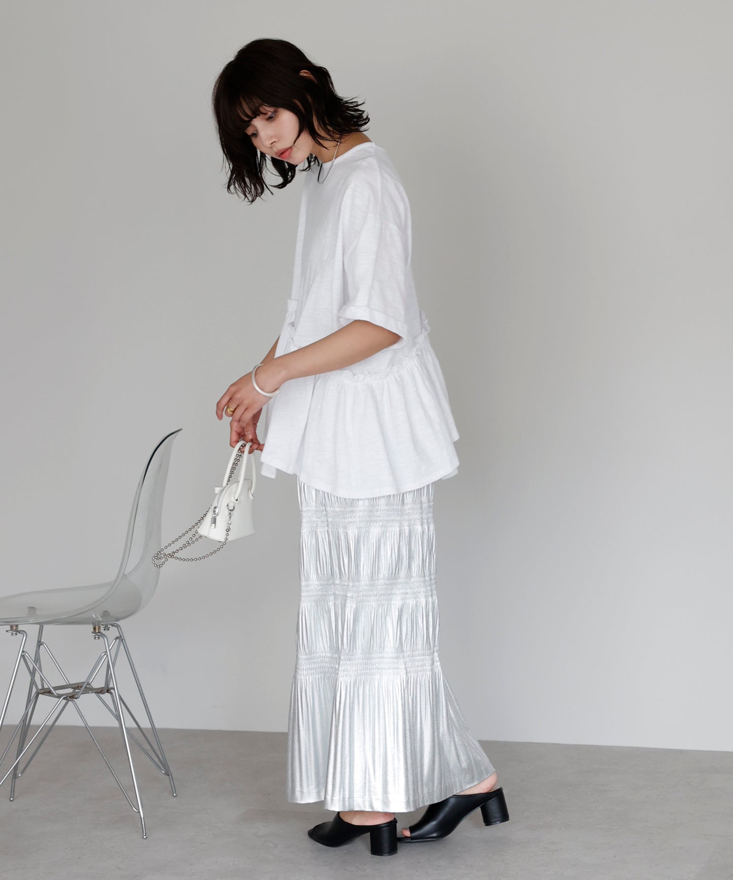 Frill hem T-shirt　フリルヘムTシャツ