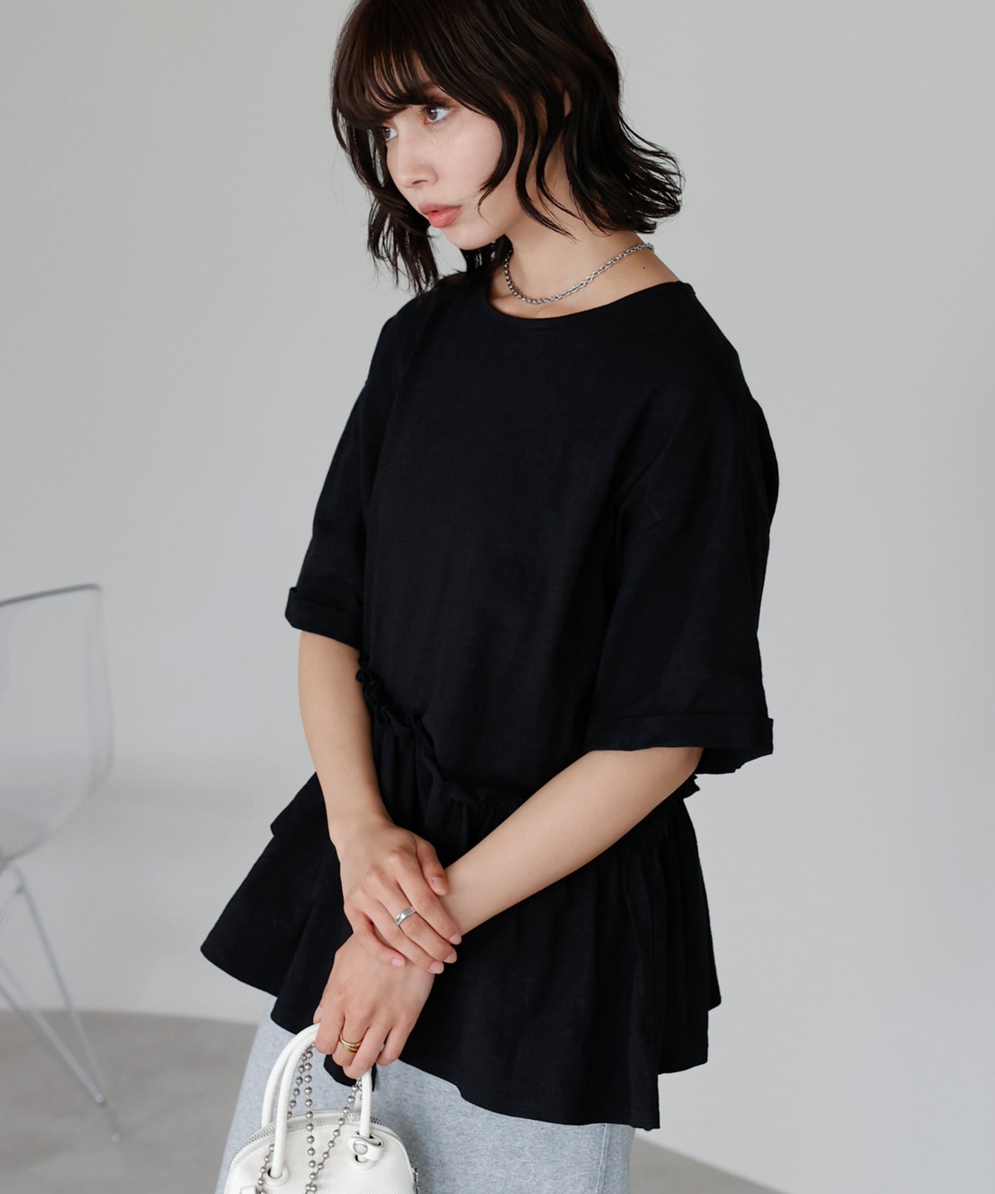 Frill hem T-shirt　フリルヘムTシャツ