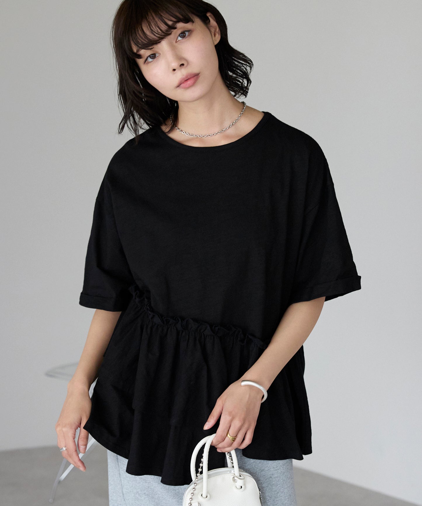 Frill hem T-shirt　フリルヘムTシャツ
