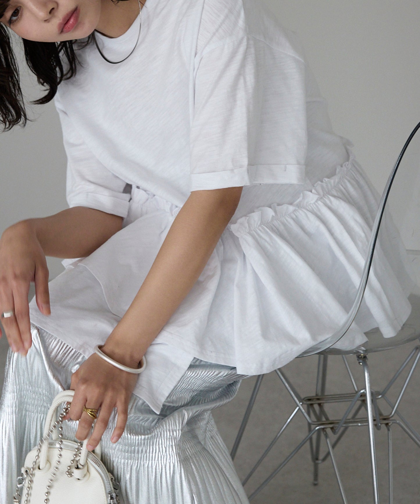 Frill hem T-shirt　フリルヘムTシャツ