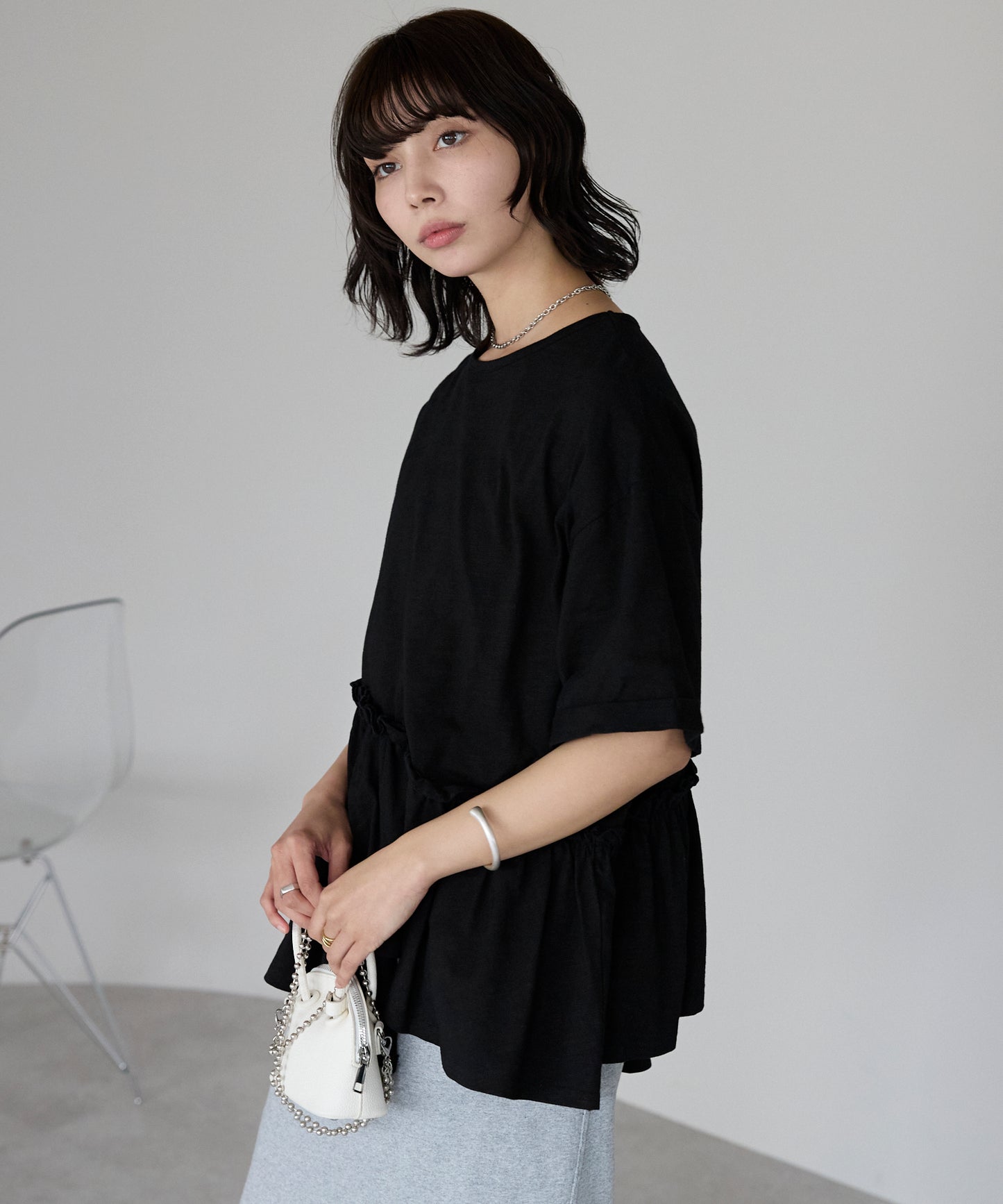 Frill hem T-shirt　フリルヘムTシャツ