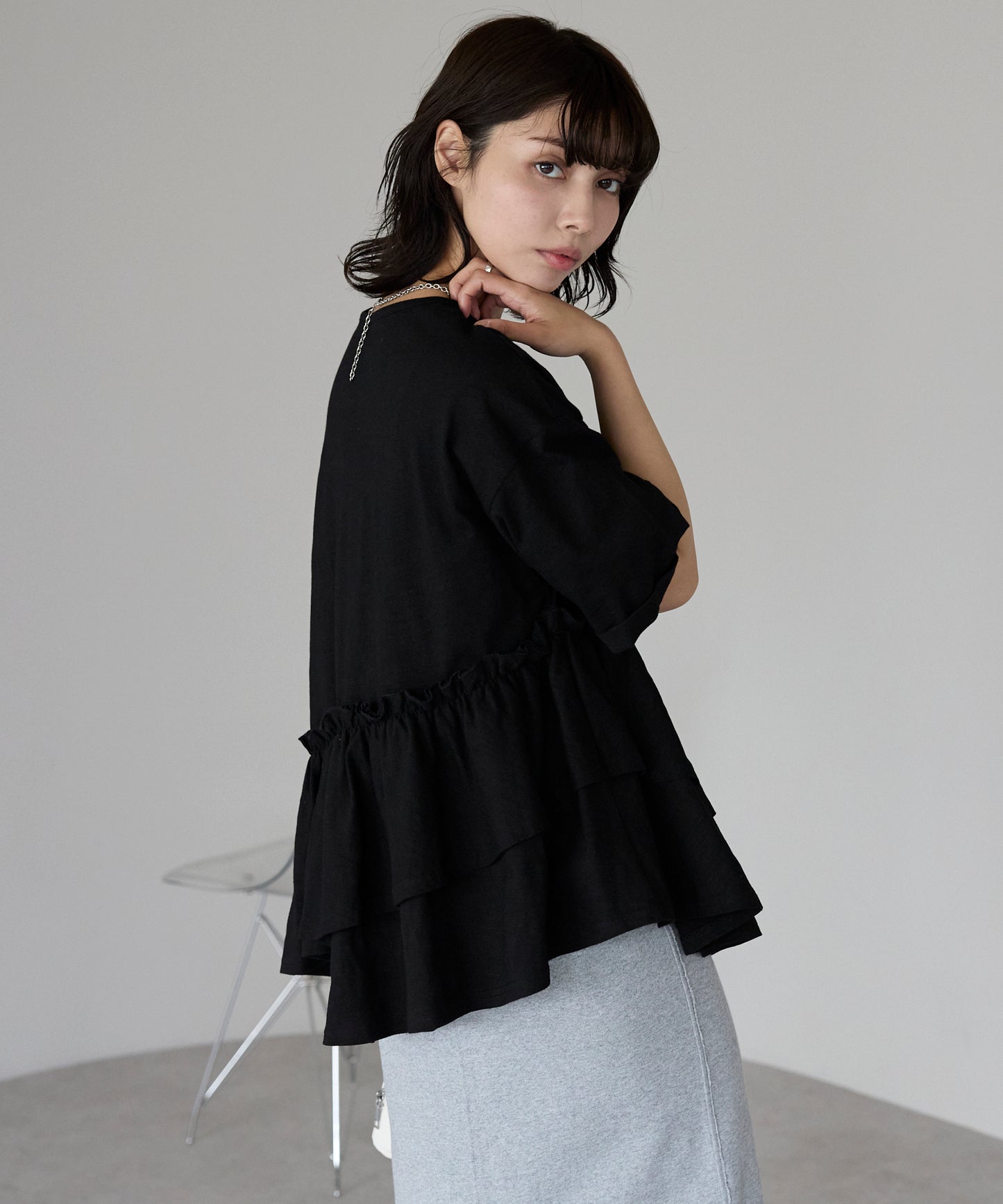 Frill hem T-shirt　フリルヘムTシャツ