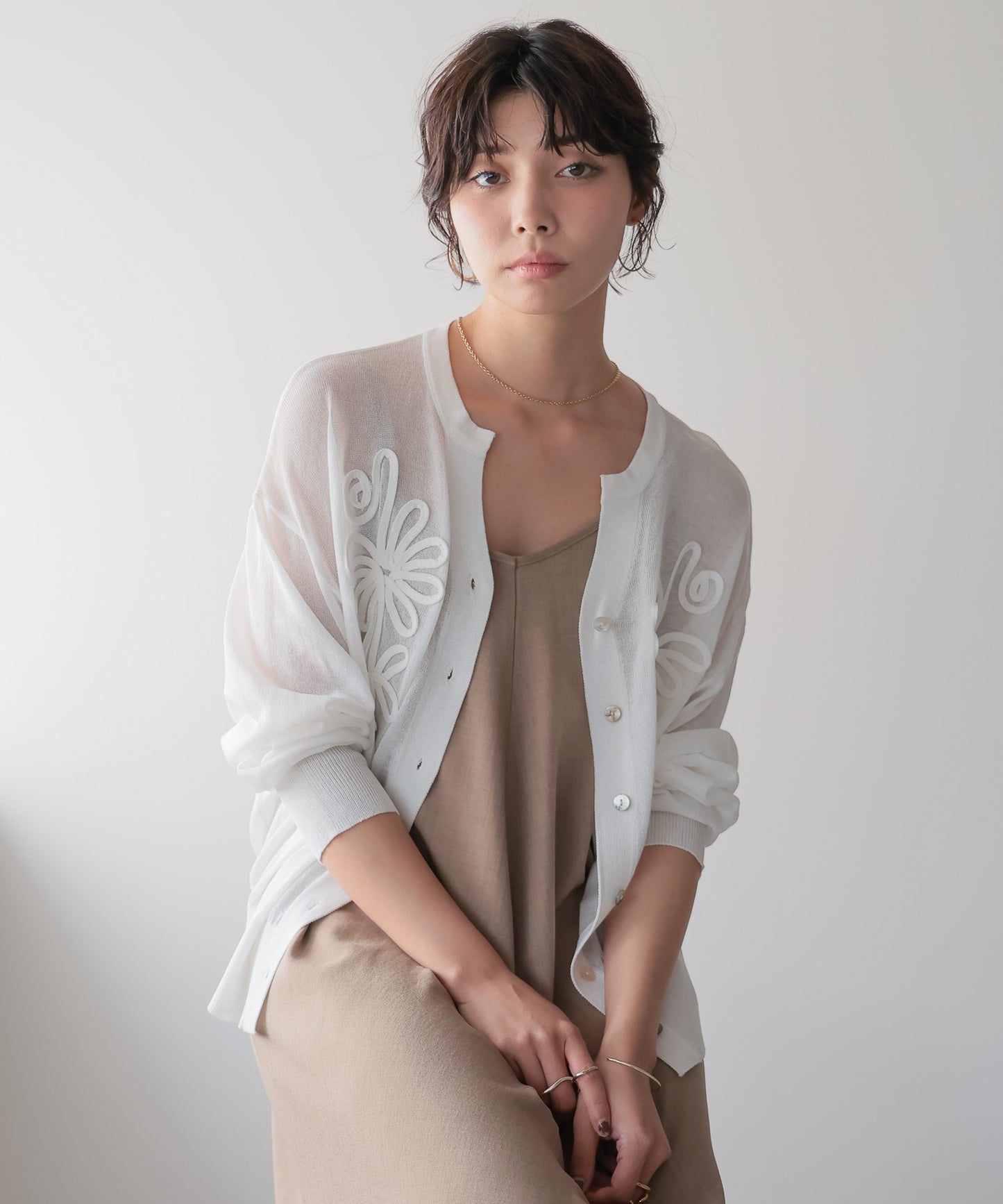 Sheer Embroidery Cardigan／シアー刺繍カーディガン