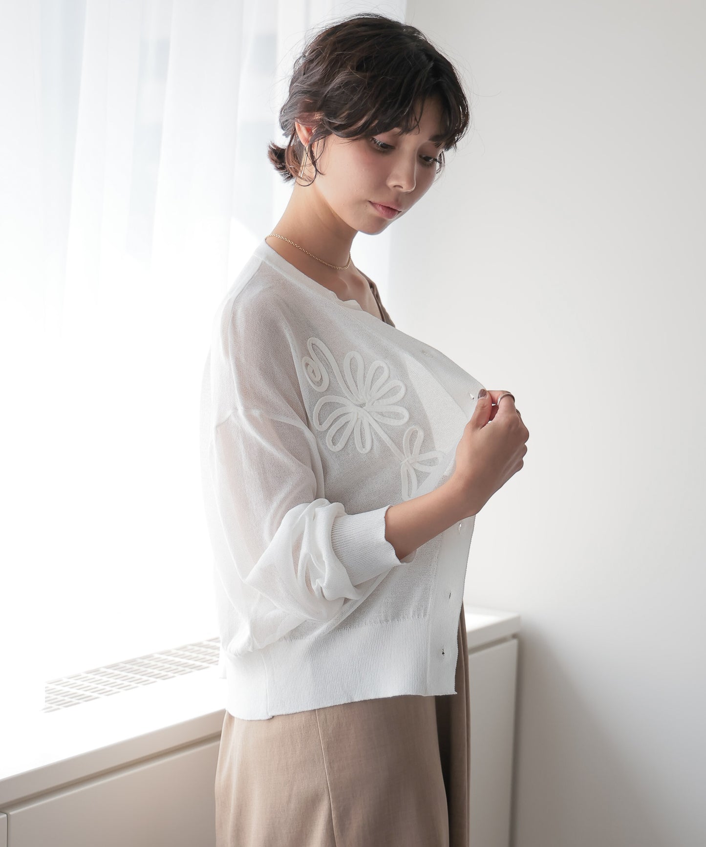 Sheer Embroidery Cardigan／シアー刺繍カーディガン