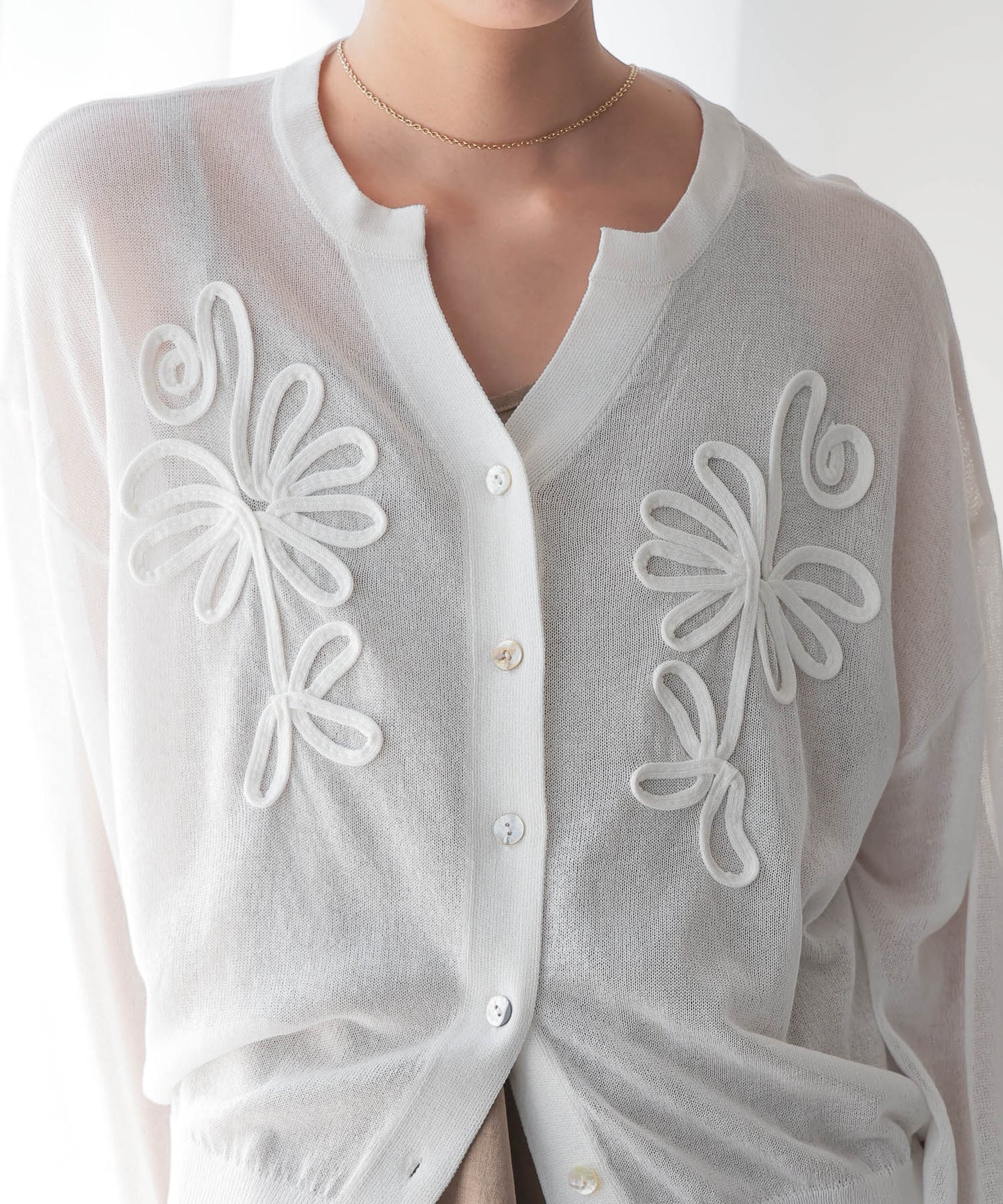 Sheer Embroidery Cardigan／シアー刺繍カーディガン