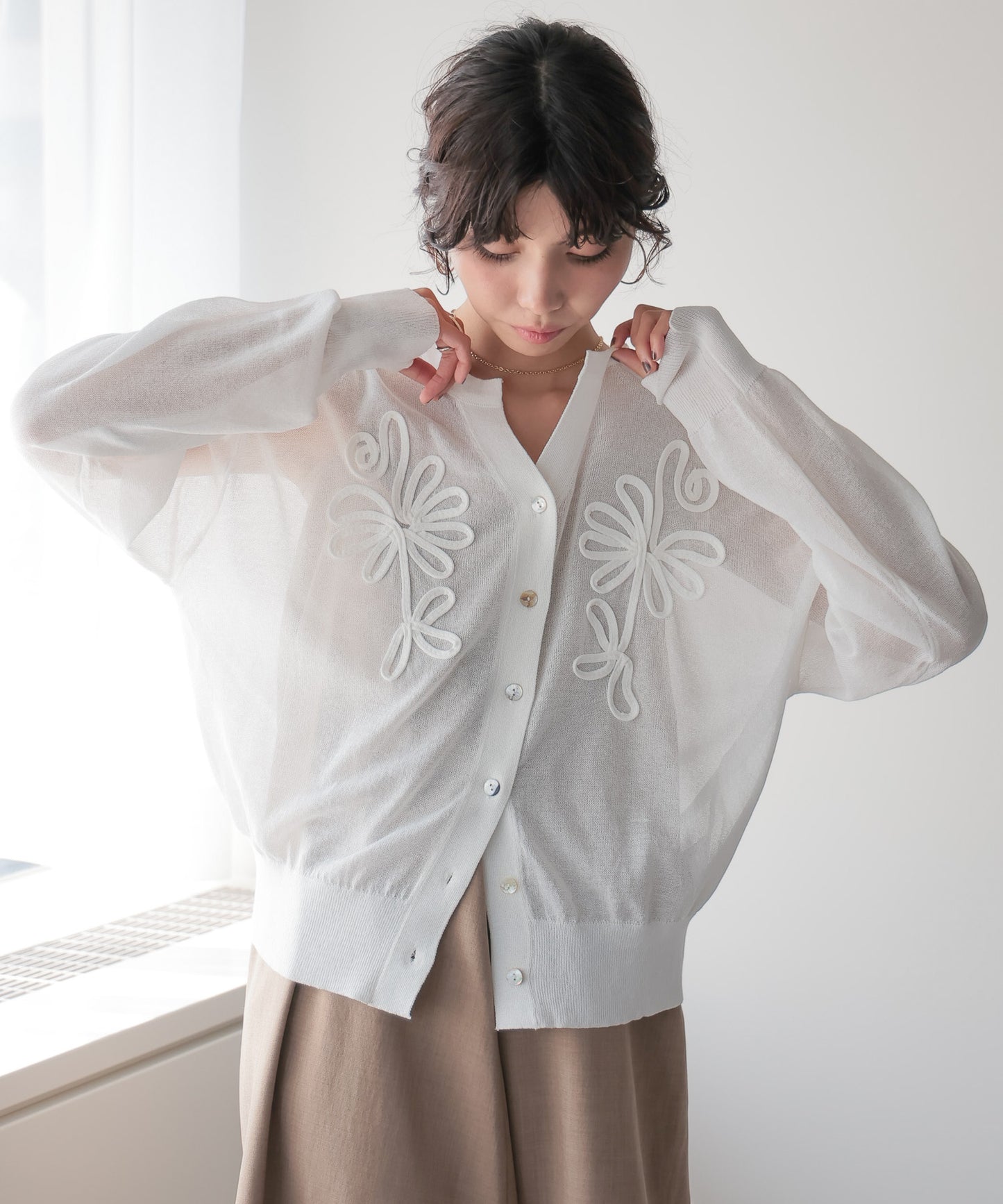 Sheer Embroidery Cardigan／シアー刺繍カーディガン