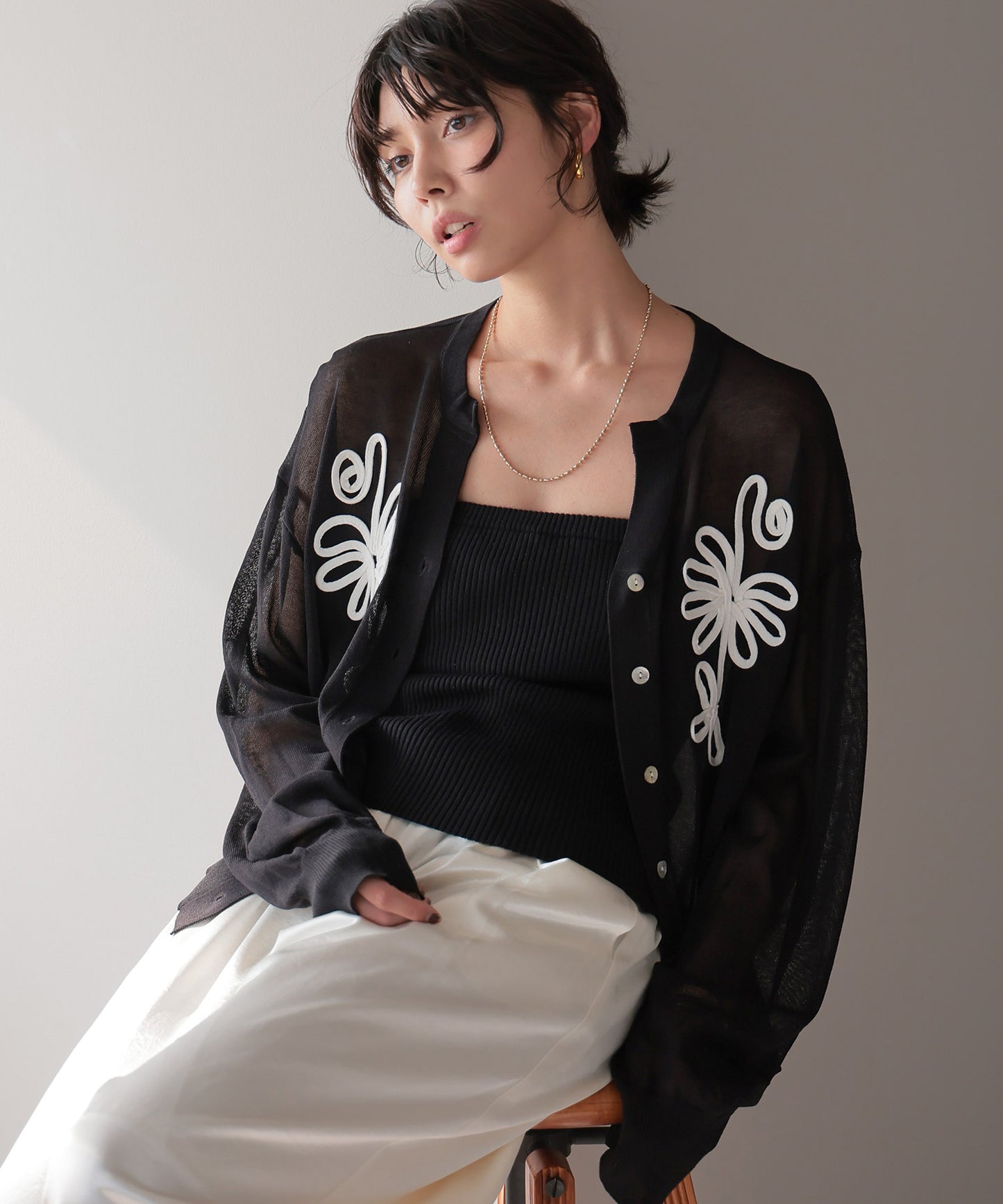 Sheer Embroidery Cardigan／シアー刺繍カーディガン