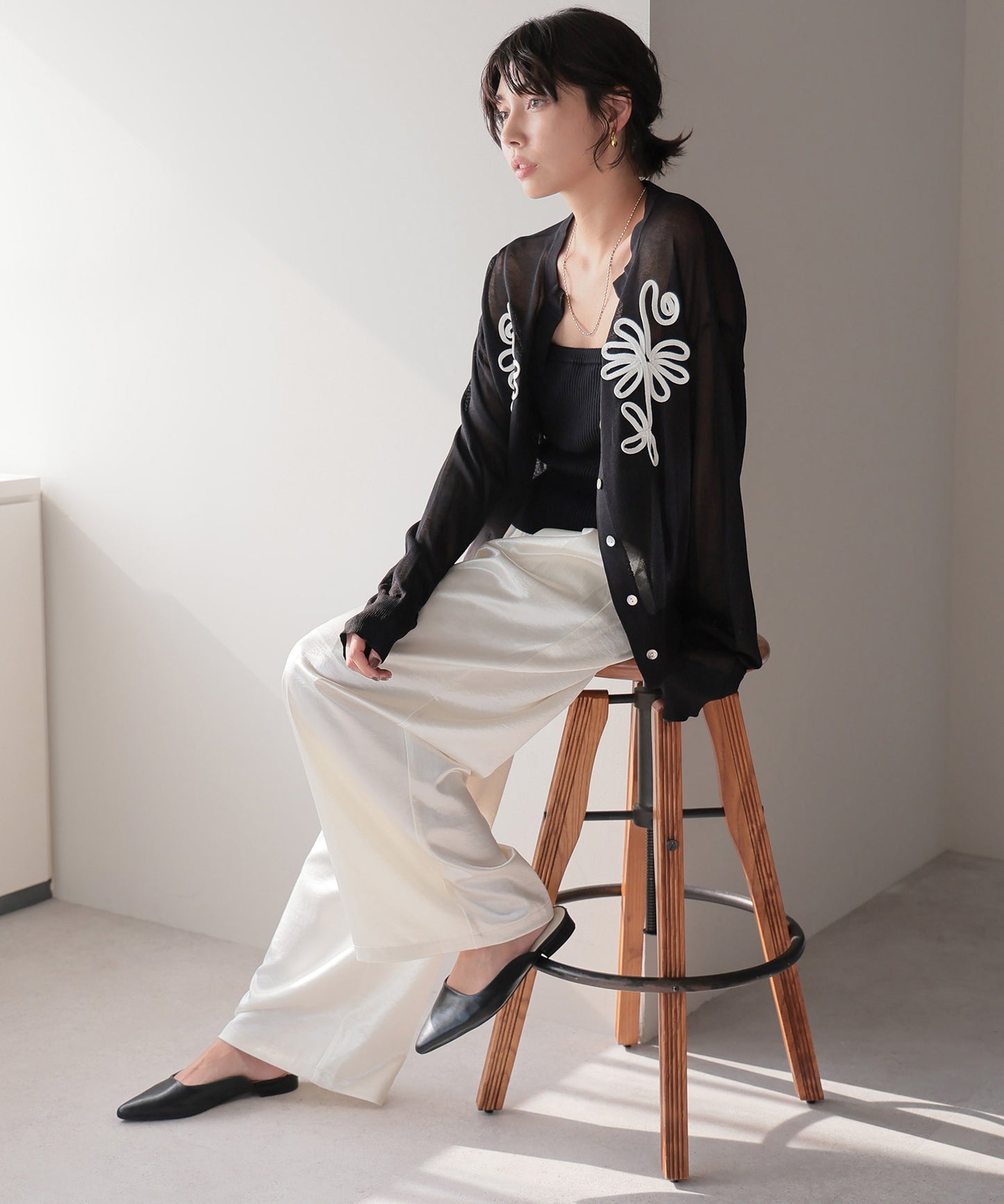 Sheer Embroidery Cardigan／シアー刺繍カーディガン
