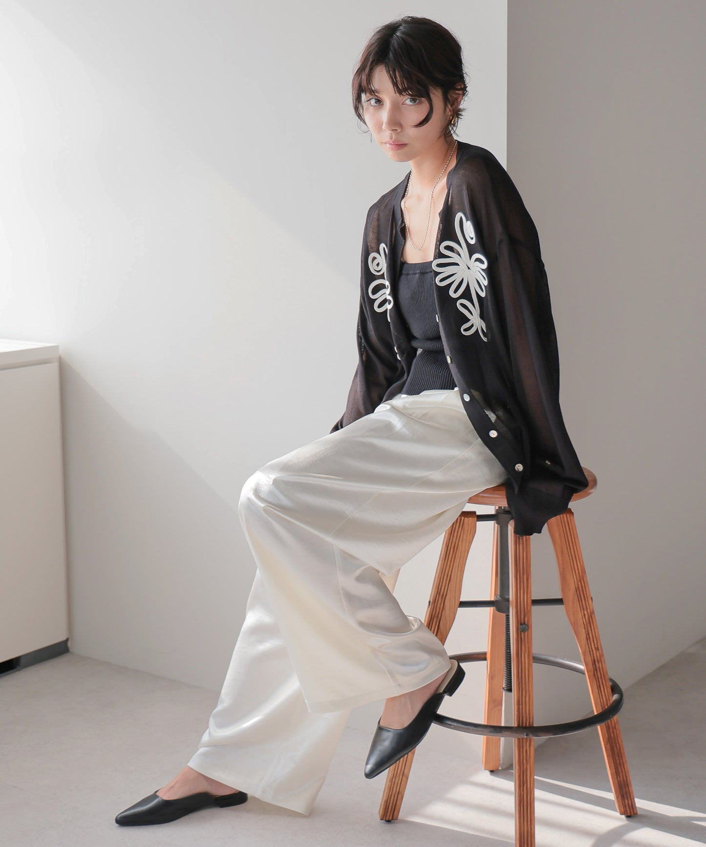 Sheer Embroidery Cardigan／シアー刺繍カーディガン
