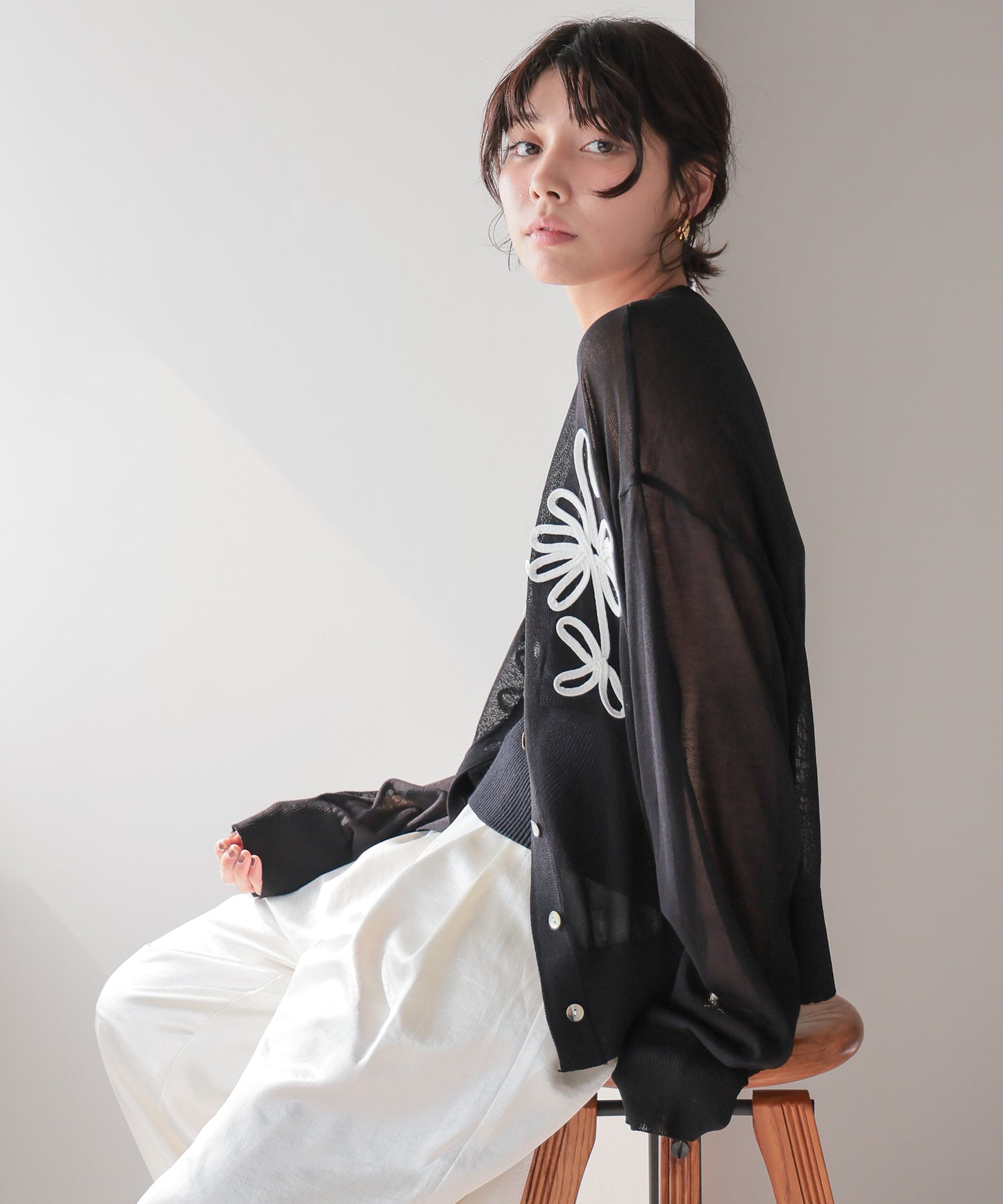 Sheer Embroidery Cardigan／シアー刺繍カーディガン
