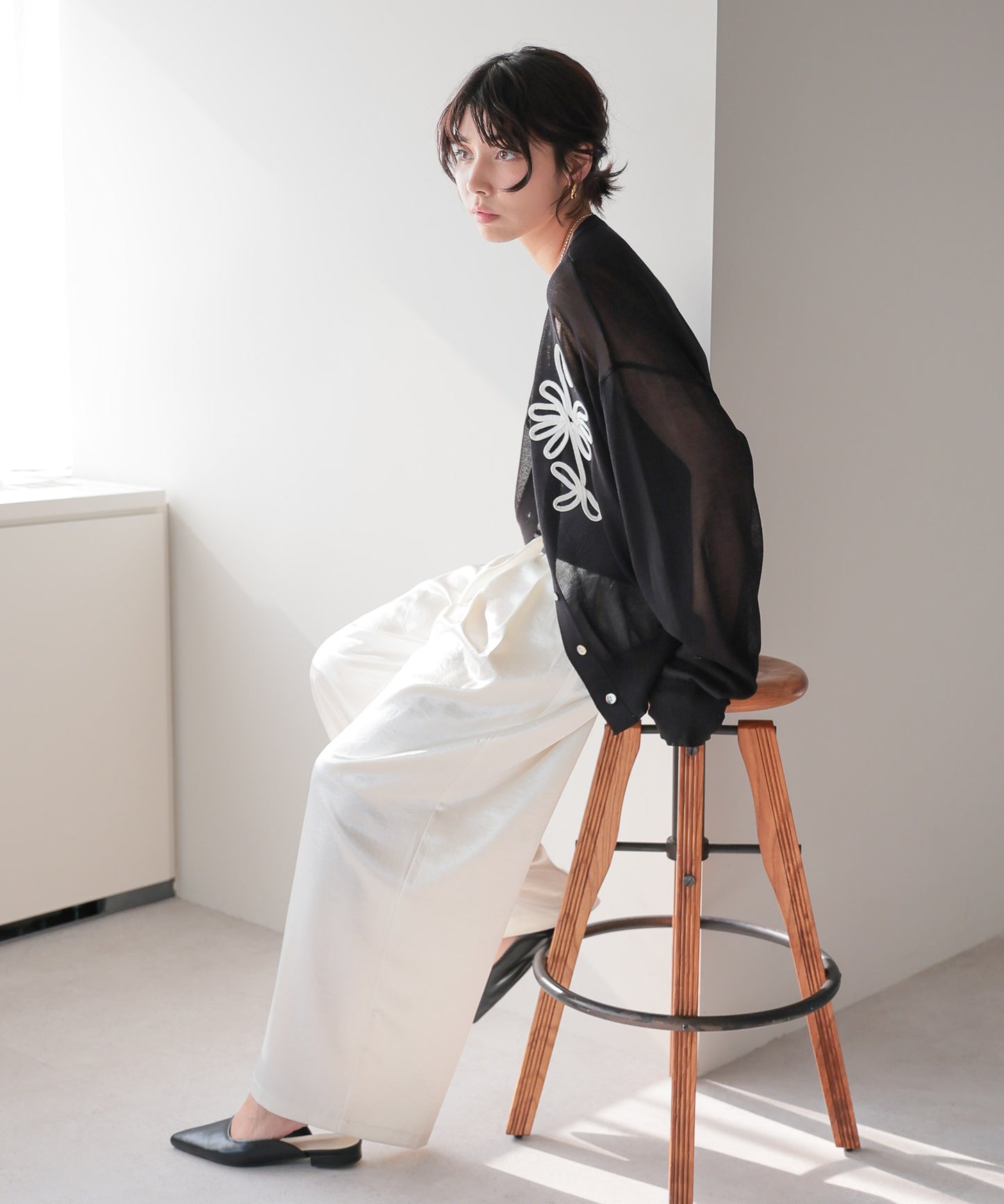 Sheer Embroidery Cardigan／シアー刺繍カーディガン