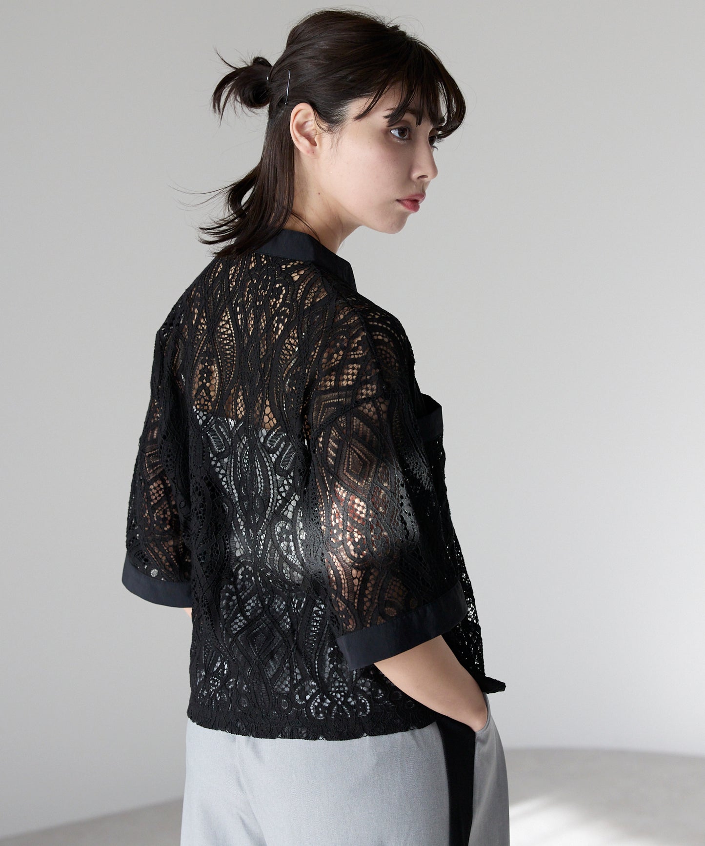 Cropped lace shirt クロップドレースシャツ