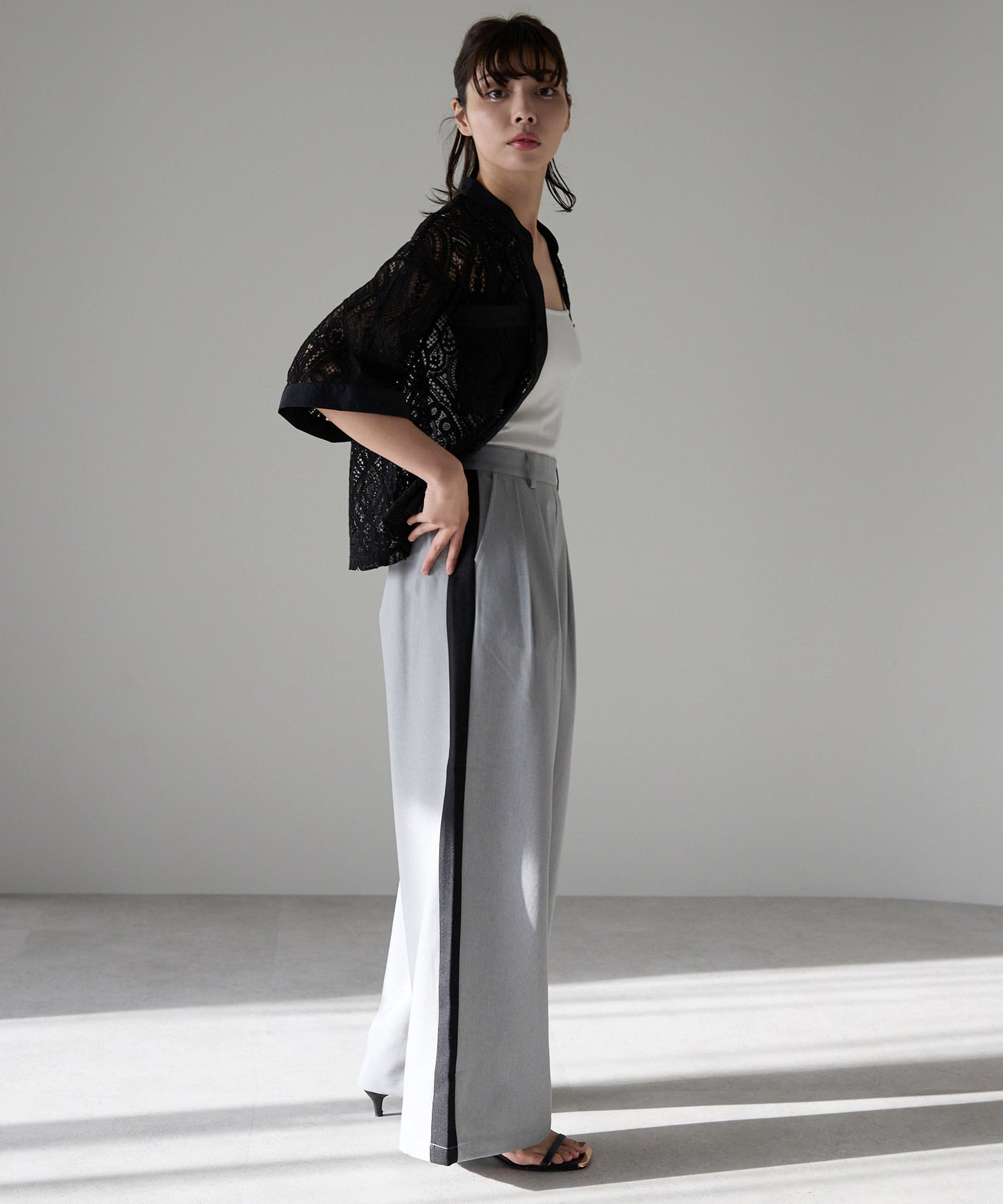 Cropped lace shirt クロップドレースシャツ