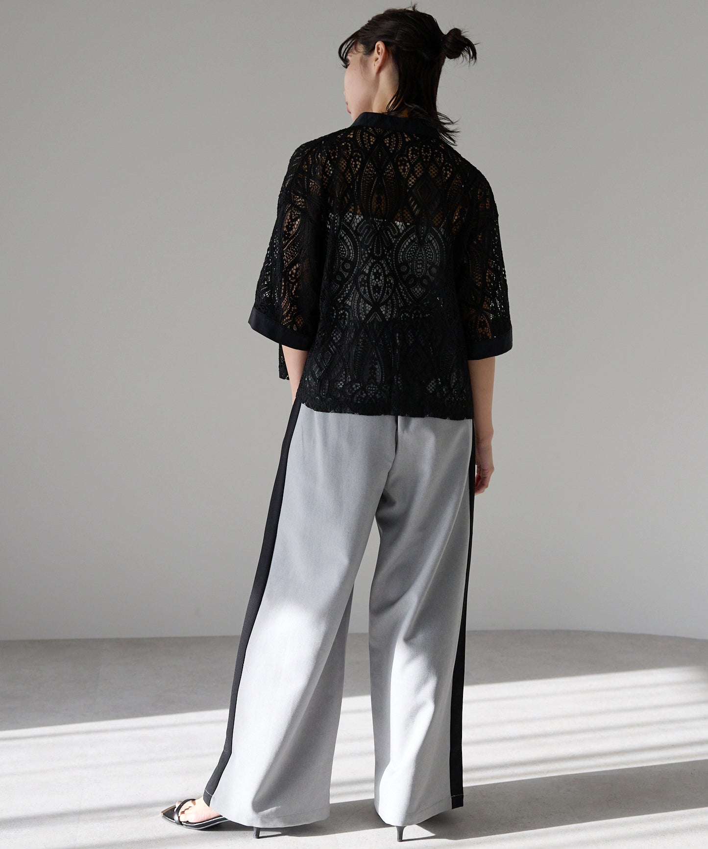 Cropped lace shirt クロップドレースシャツ