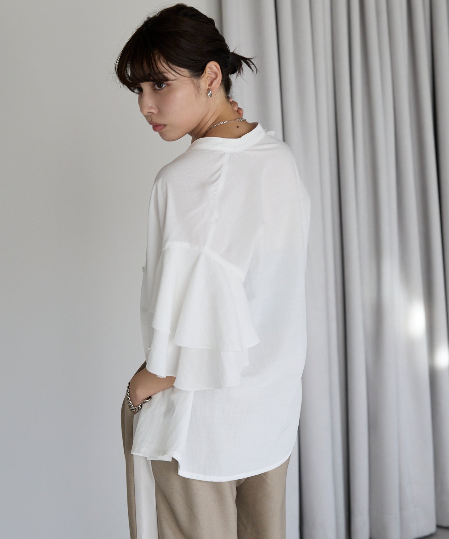 Layered frill shirt　レイヤードフリルシャツ