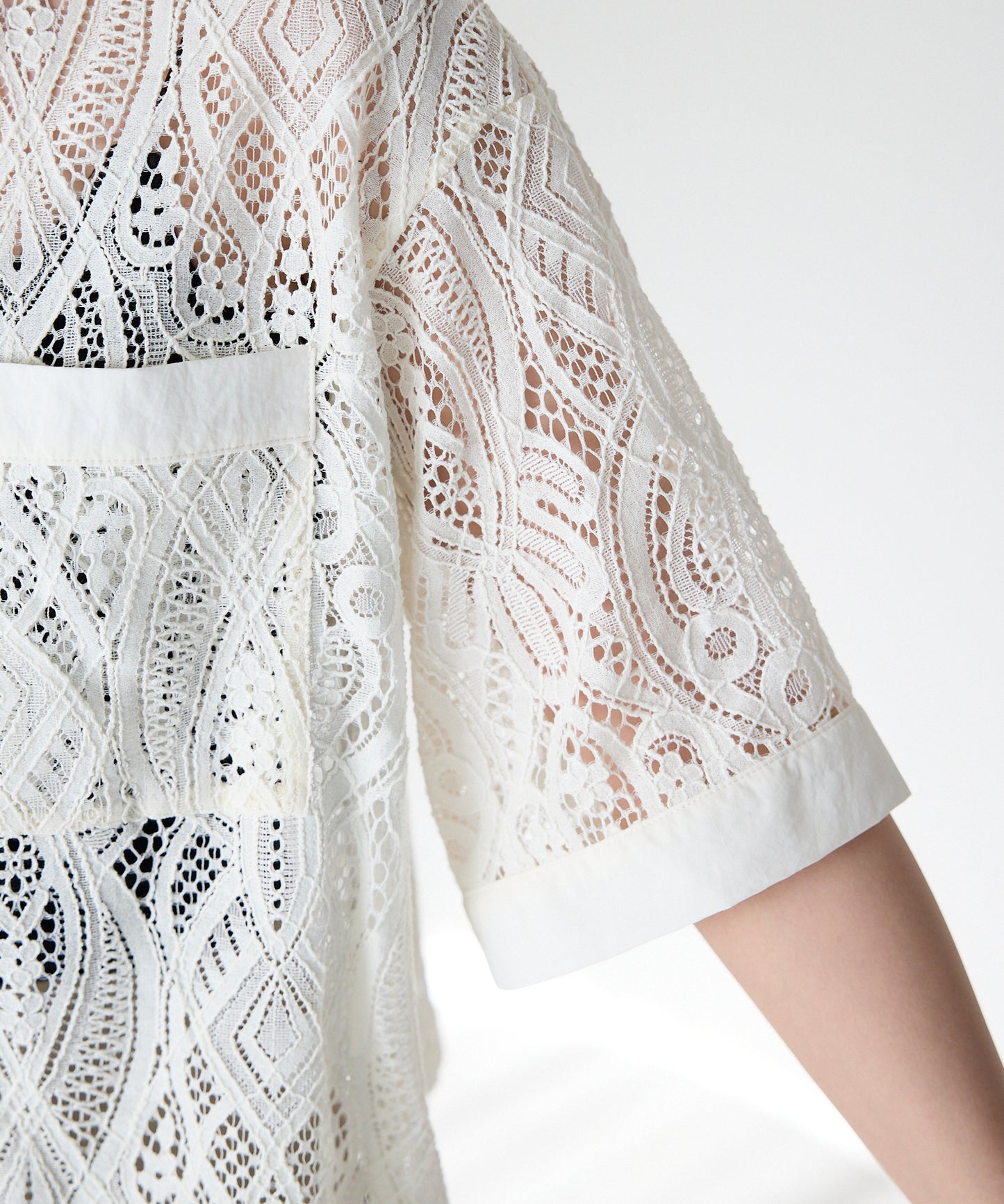 Cropped lace shirt クロップドレースシャツ