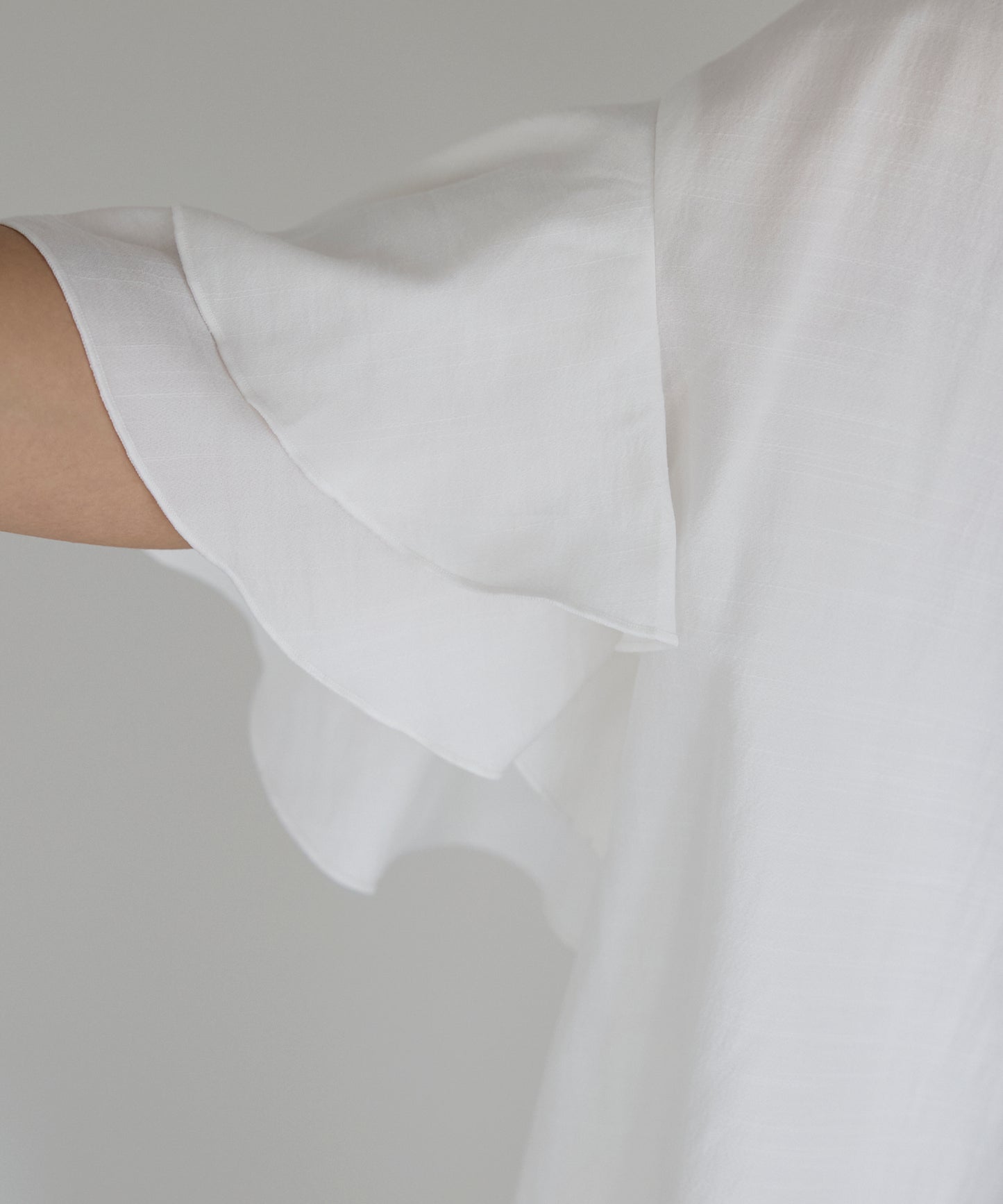 Layered frill shirt　レイヤードフリルシャツ